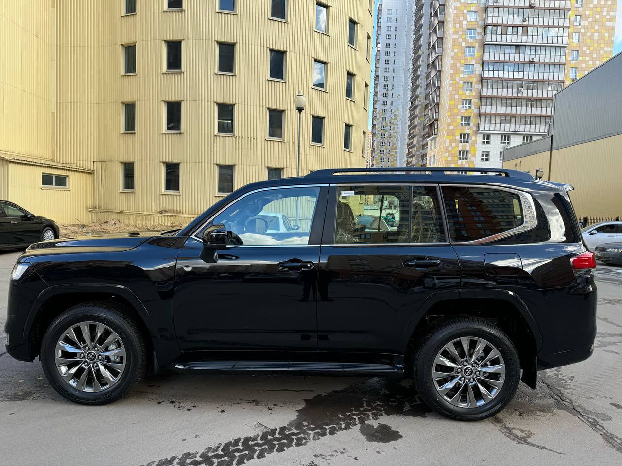 Toyota Land Cruiser 300id-3432