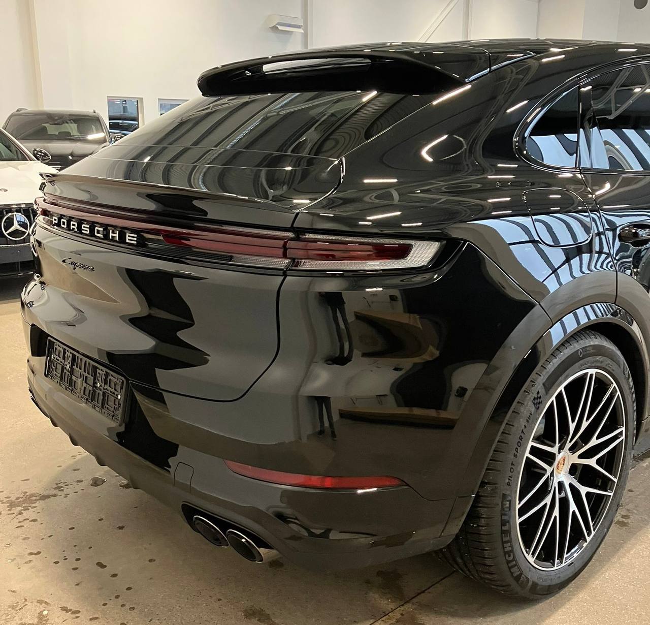Porsche Cayenne Coupe E hybridid-4173