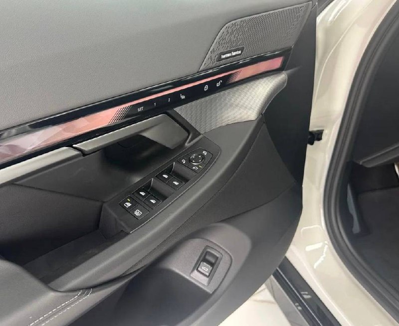 BMW 5 series 530iid-4547