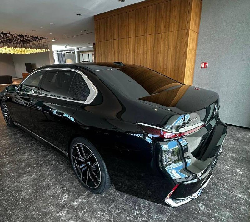 BMW 7 series 740D xDriveid-3671