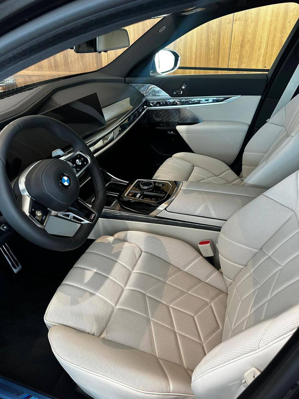 BMW 7 series 740D xDriveid-3671