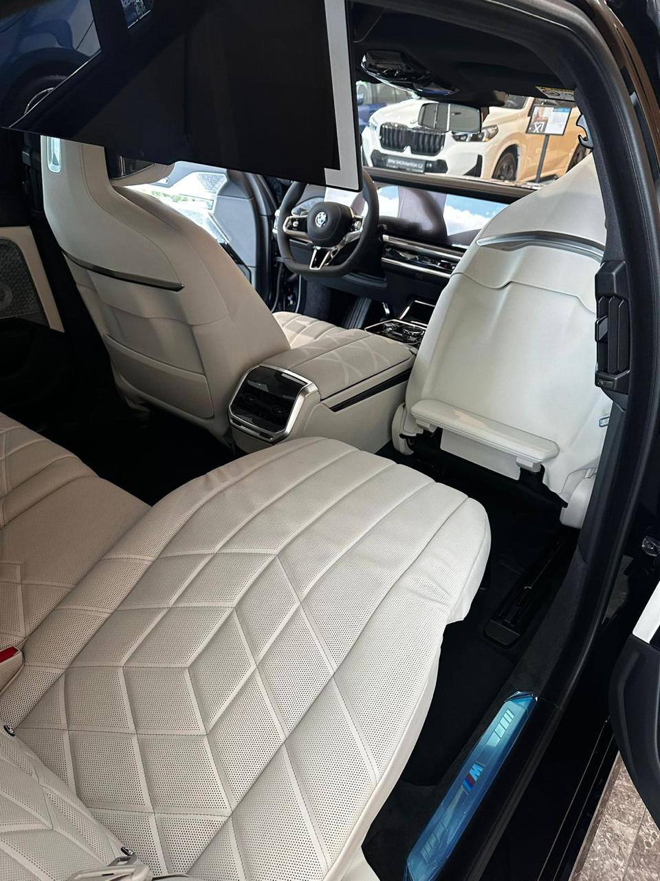 BMW 7 series 740D xDriveid-3671