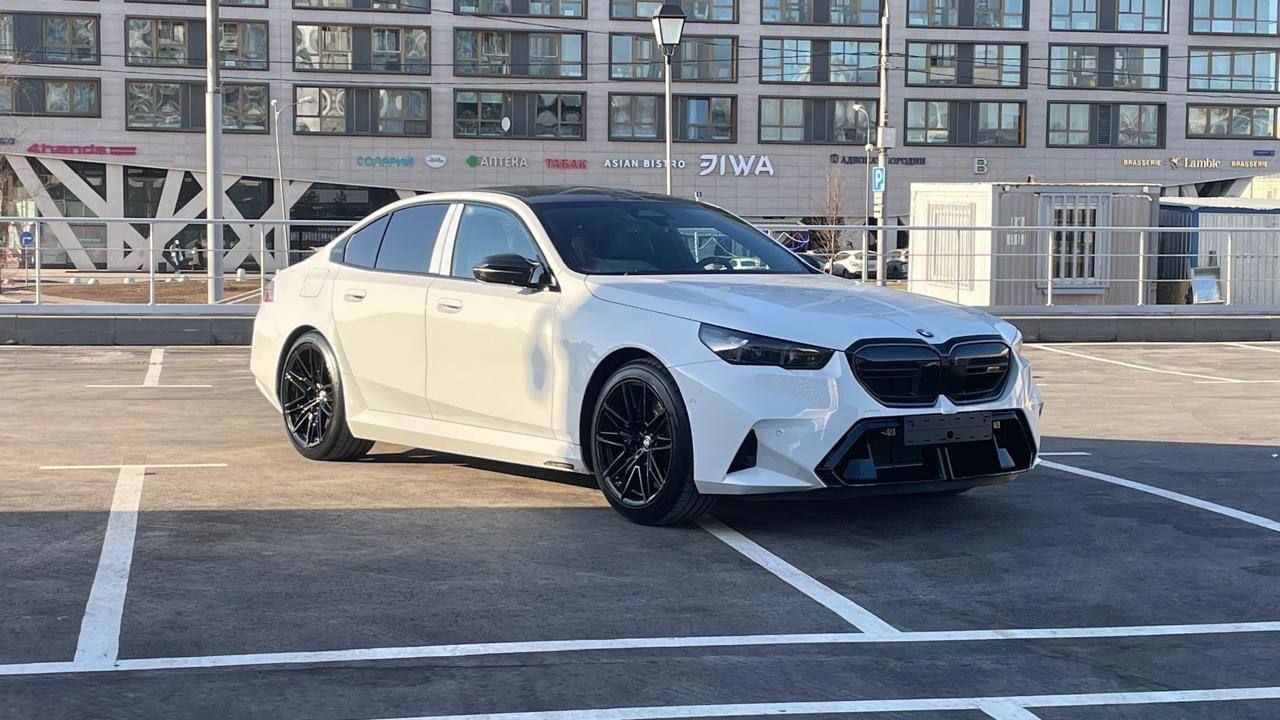 BMW M5 G90id-3673
