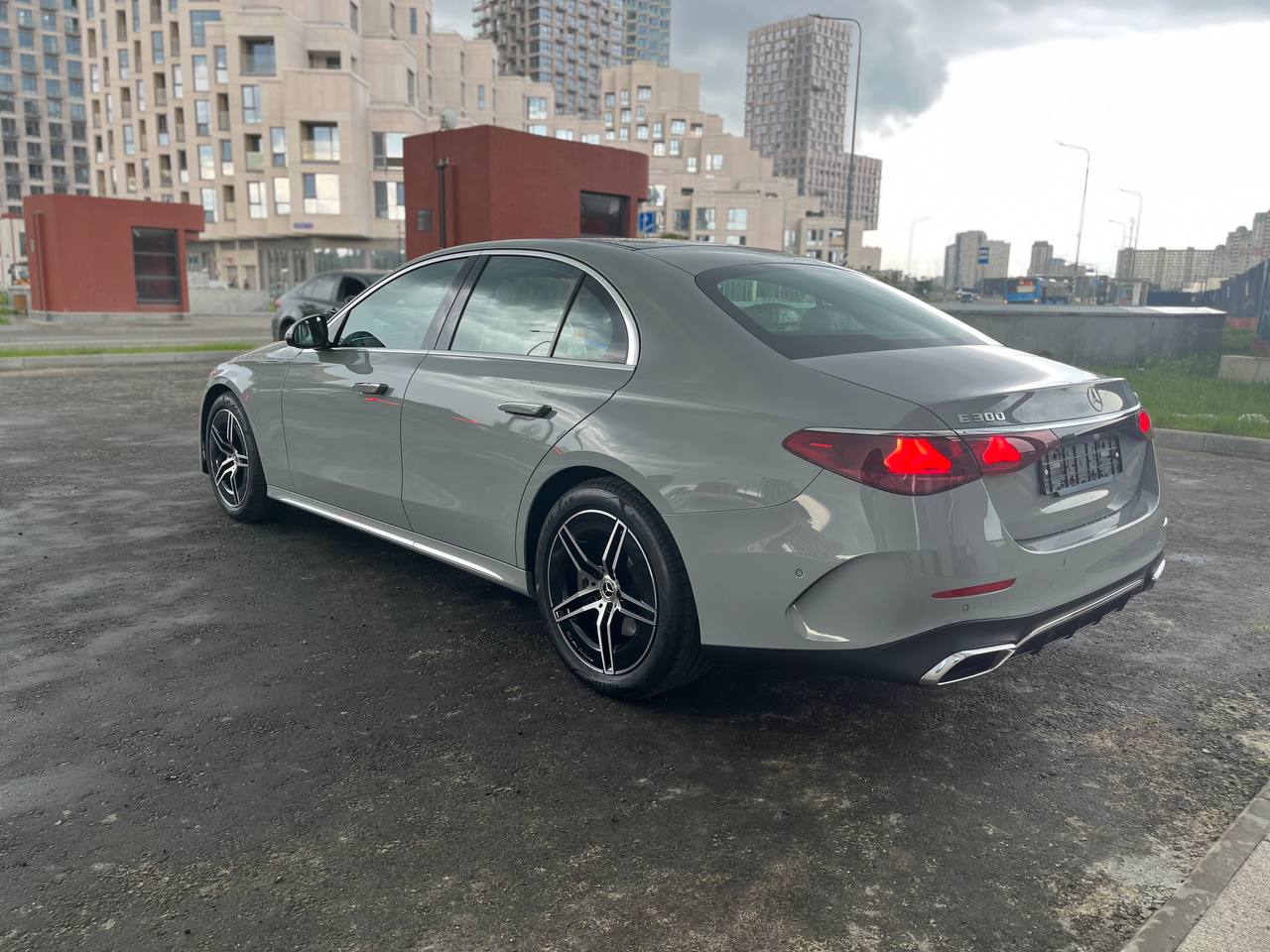 Mercedes-Benz E-Class 300id-4556