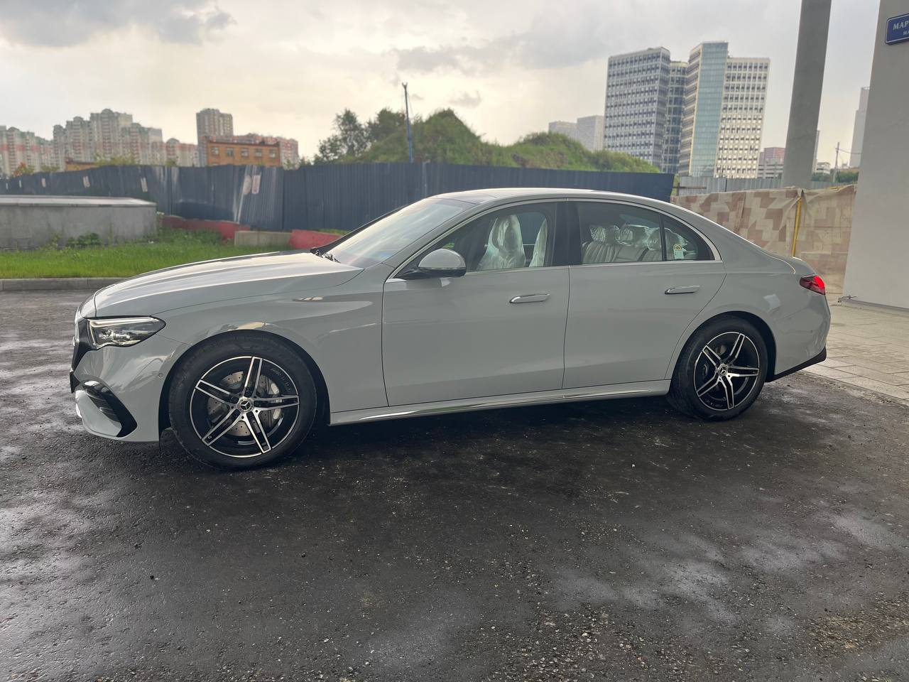 Mercedes-Benz E-Class 300id-4556