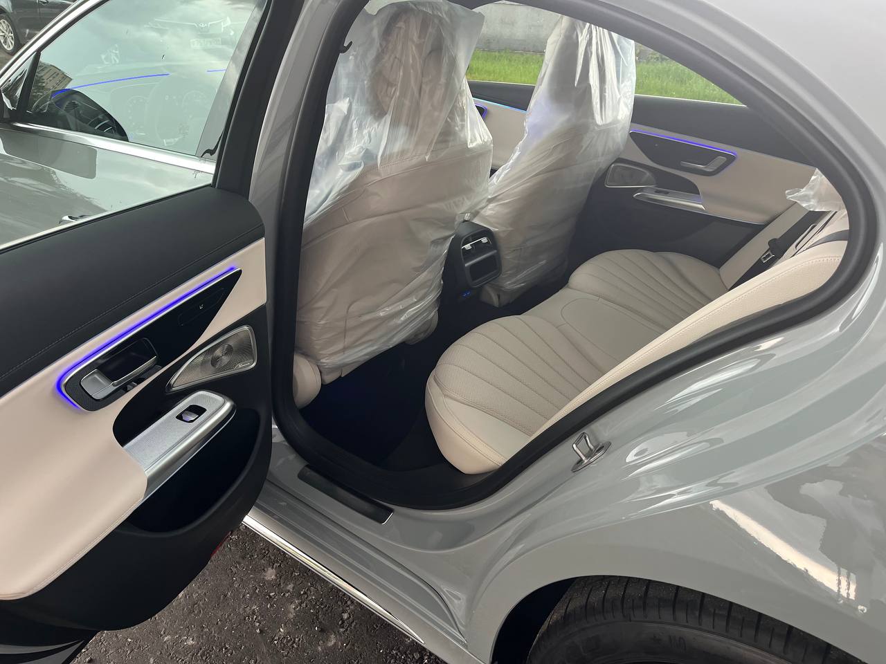 Mercedes-Benz E-Class 300id-4556