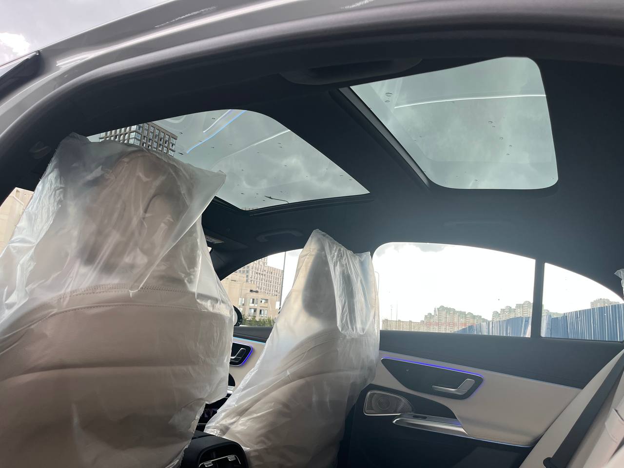 Mercedes-Benz E-Class 300id-4556