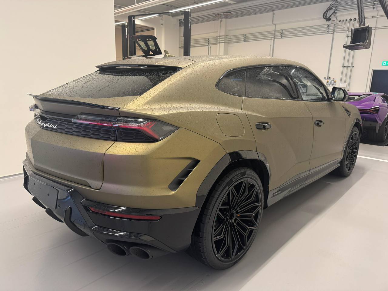 Lamborghini URUS SE id-4568