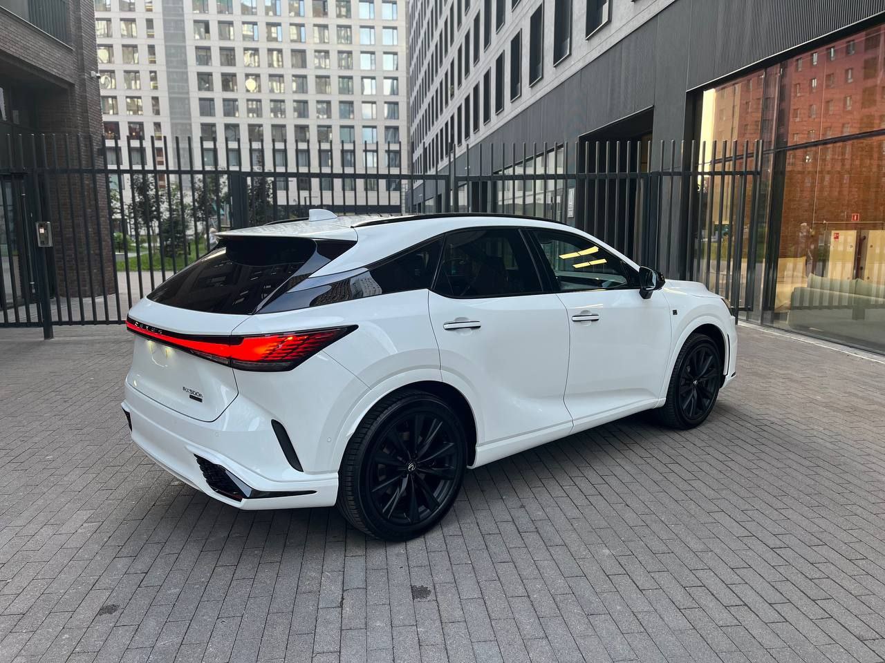 Lexus RX 500hid-5104