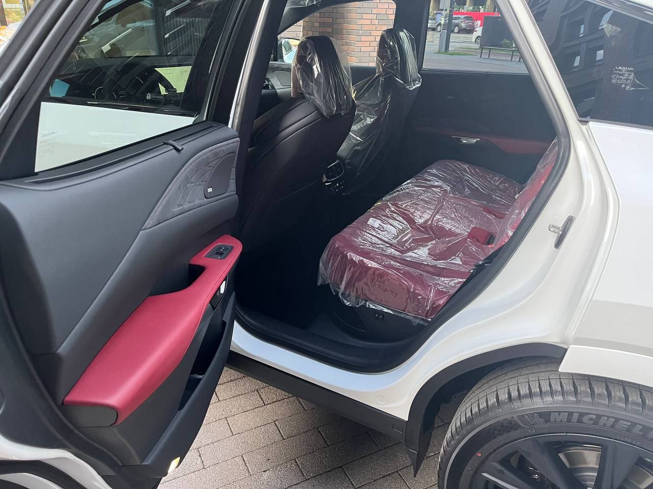 Lexus RX 500hid-5104