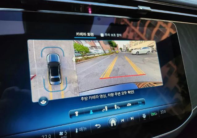 Mercedes-Benz E-Class e200id-3678