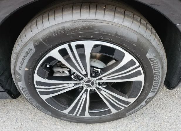 Mercedes-Benz E-Class e200id-3678