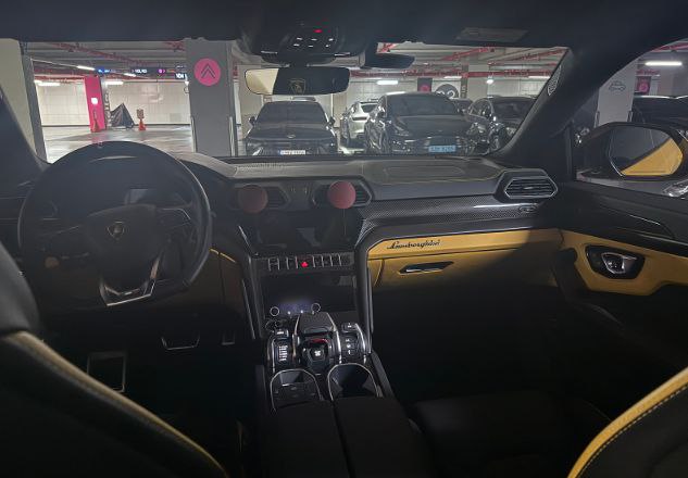 Lamborghini Urus Sid-3683