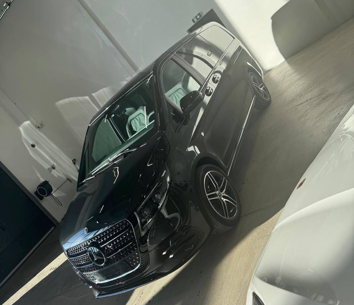 Mercedes-Benz V-Class V300id-3692