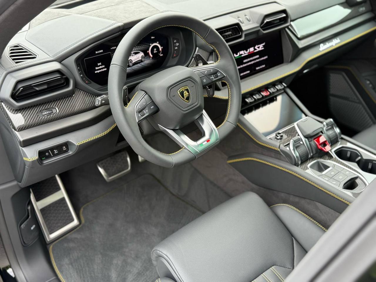 Lamborghini URUS SEid-3703