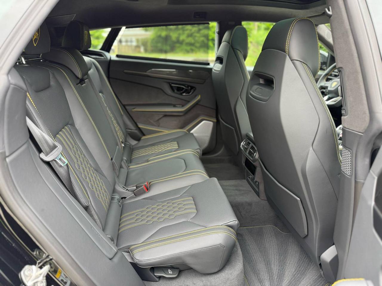 Lamborghini URUS SEid-3704