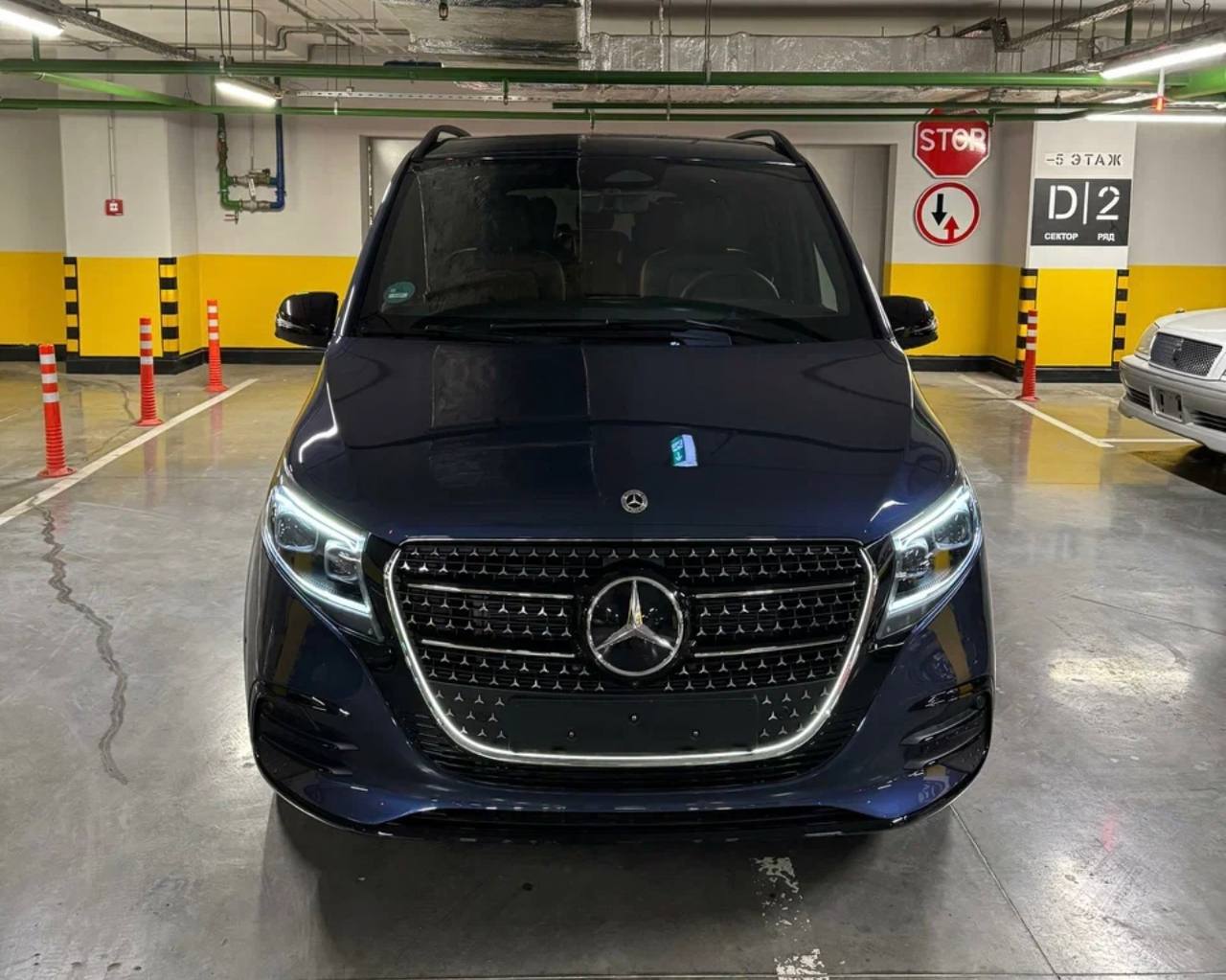 Mercedes-Benz V-class 300d 4M Longid-3441