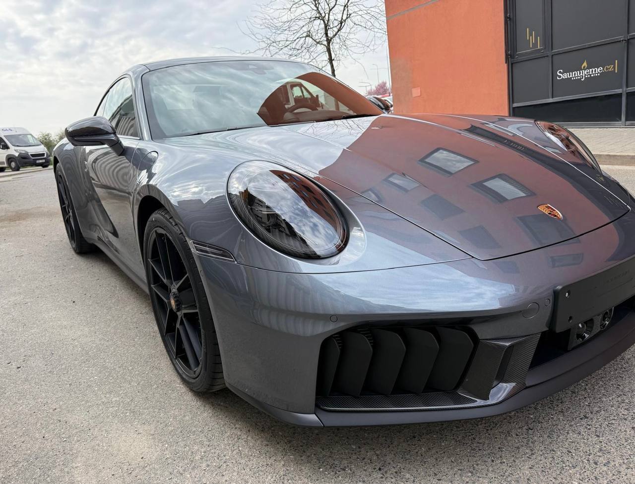 Porsche 911 Carrera 4 GTSid-3724