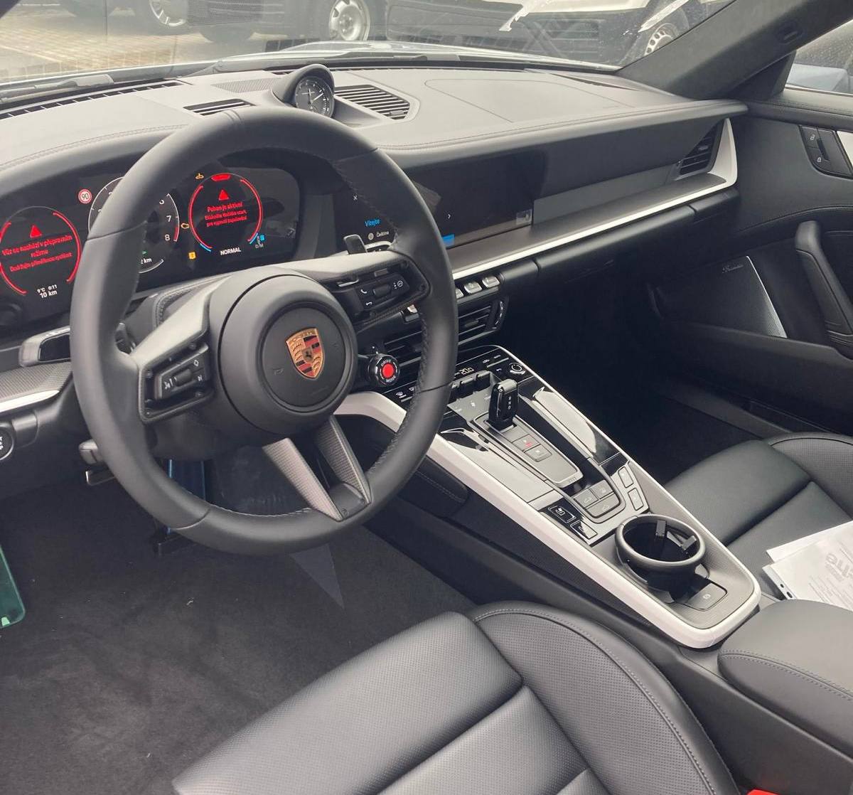 Porsche 911 Carrera 4 GTSid-3724