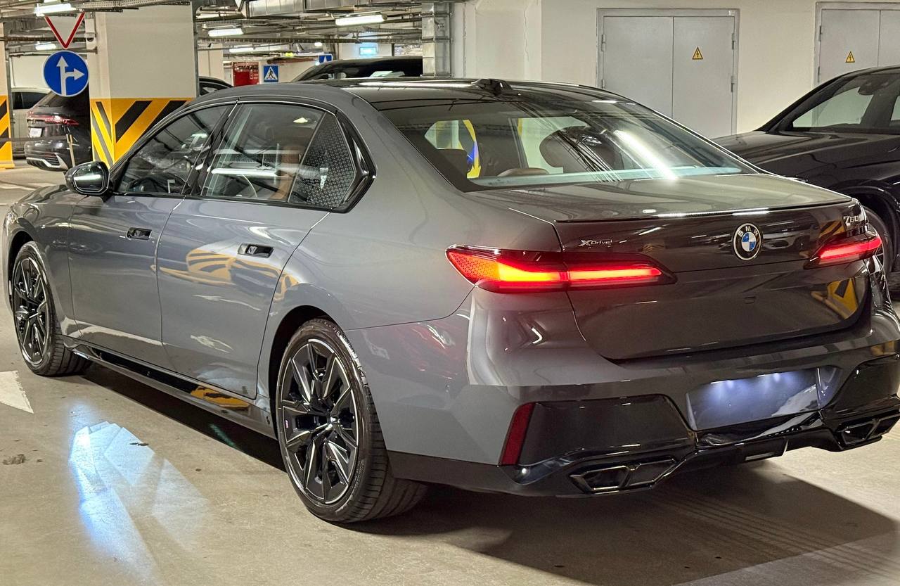 BMW 7 series M 760i xDriveid-5574
