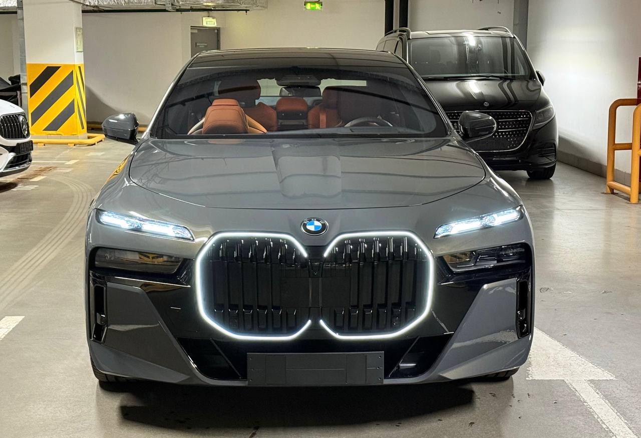 BMW 7 series M 760i xDriveid-5574