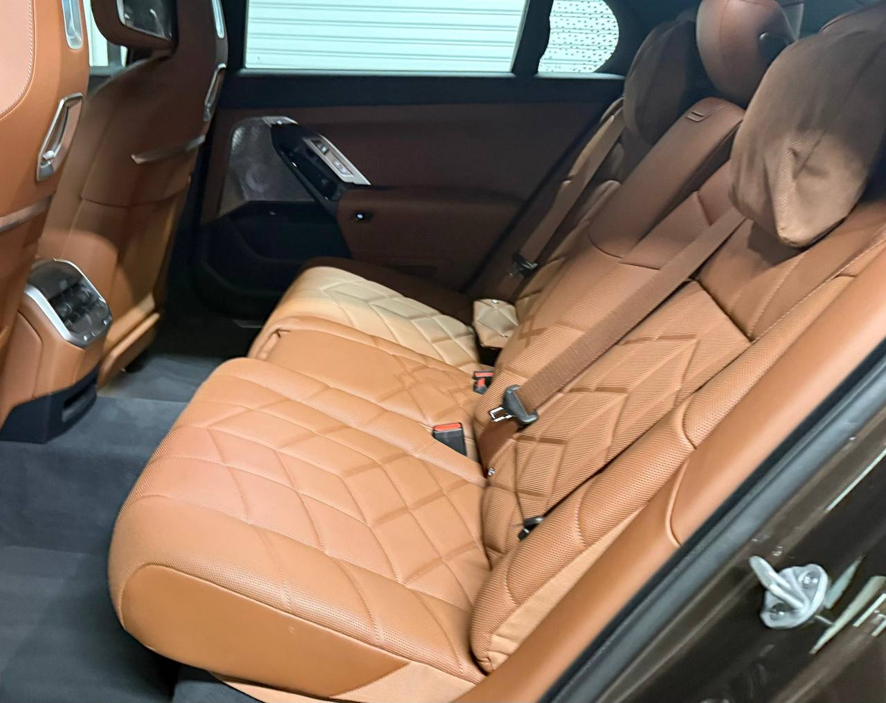 BMW 7 series M 760i xDriveid-5575