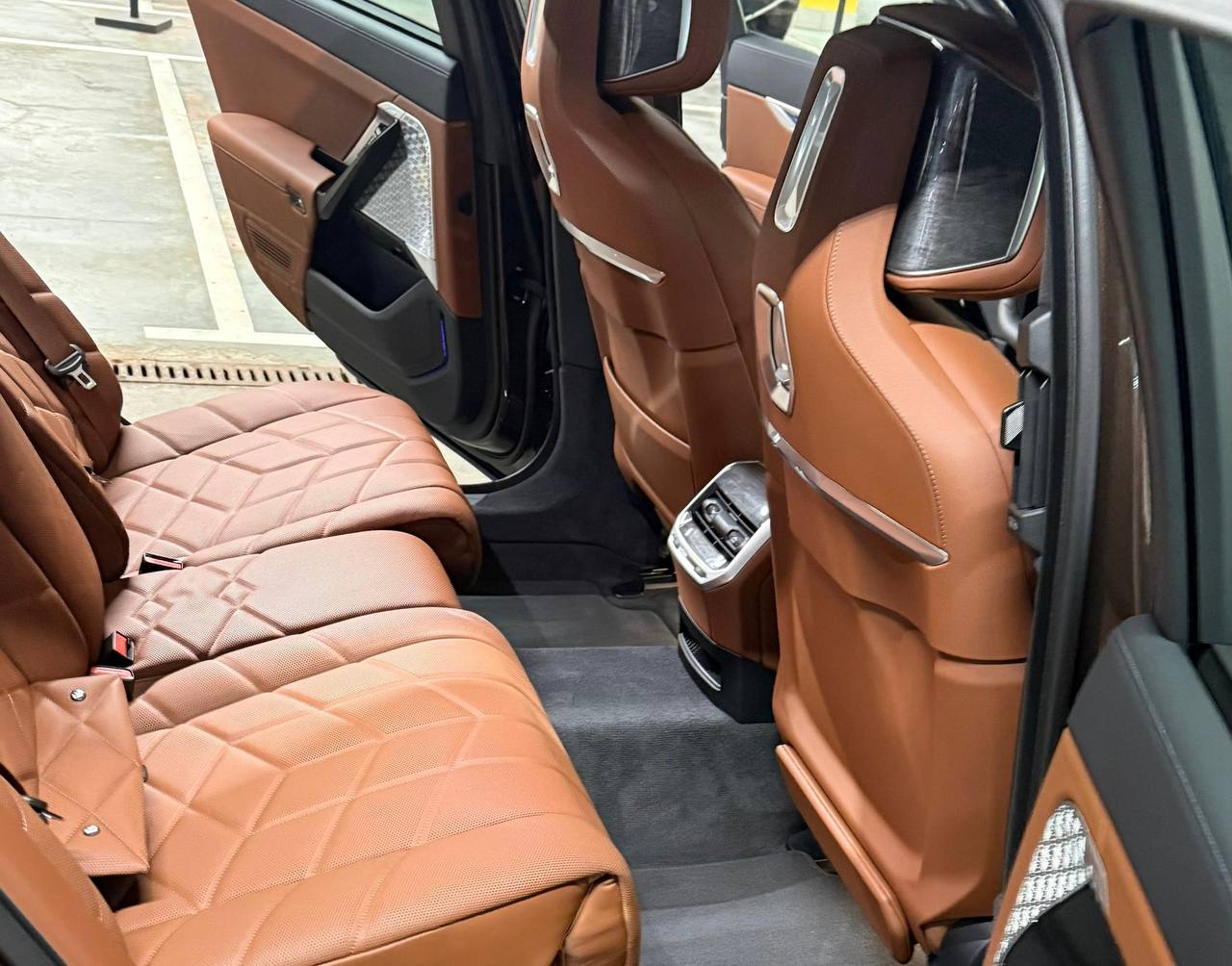 BMW 7 series M 760i xDriveid-5575