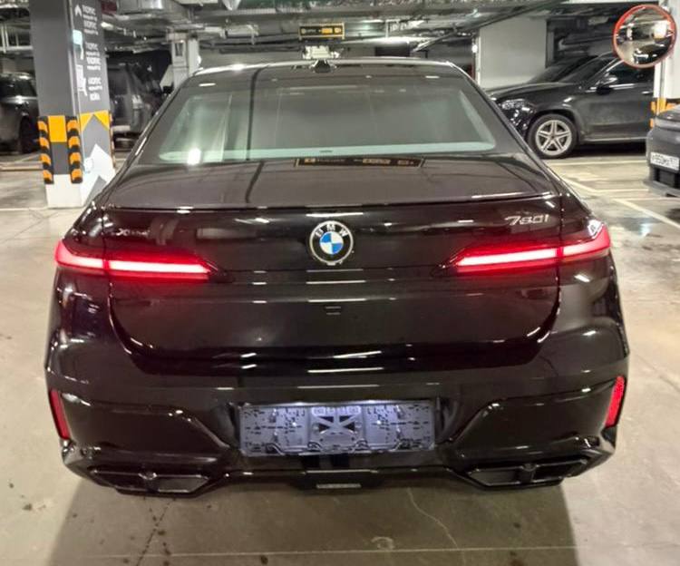 BMW 7 series M 760i xDriveid-5576