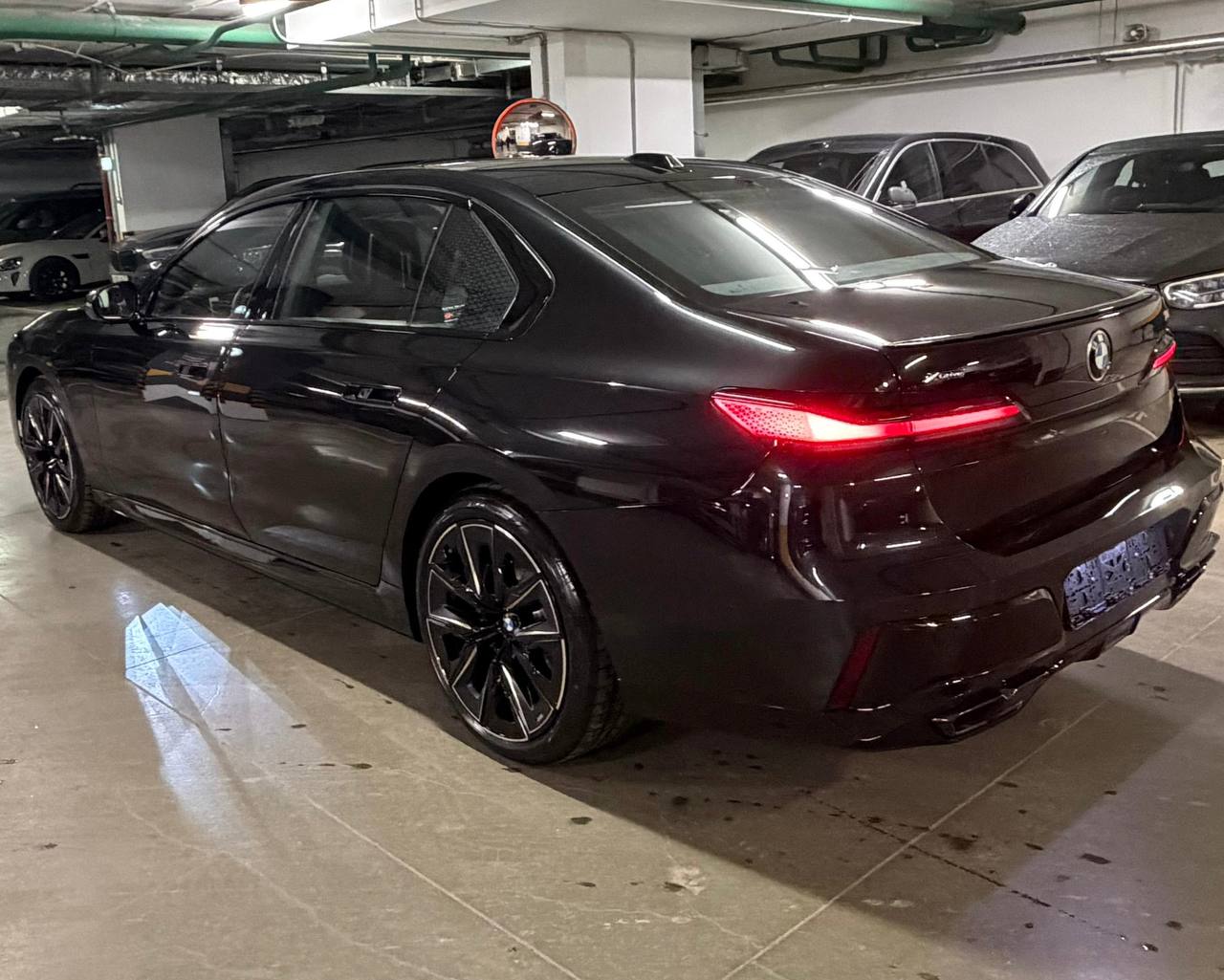 BMW 7 series M 760i xDriveid-5576