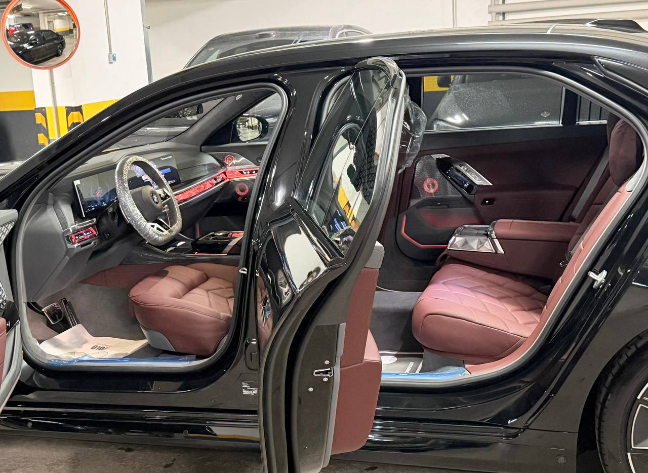 BMW 7 series M 760i xDriveid-5576