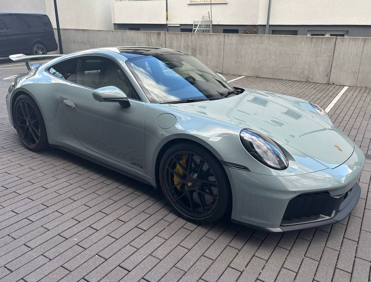 Porsche 911 Carrera 4 GTSid-3448