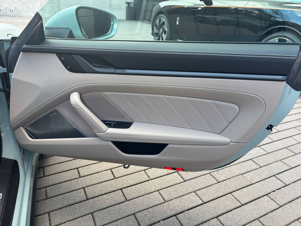 Porsche 911 Carrera 4 GTSid-3448