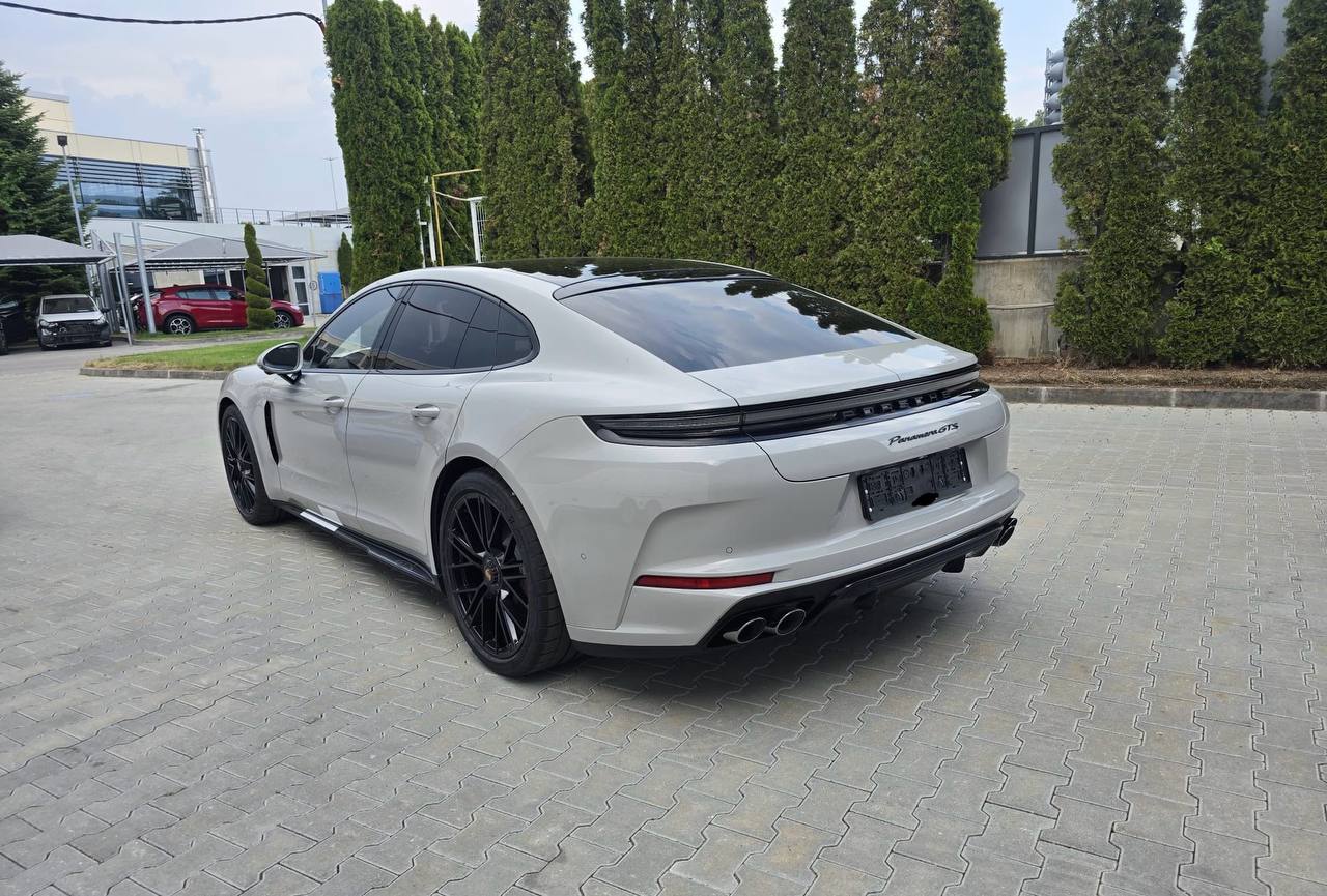 Porsche Panamera GTSid-4228