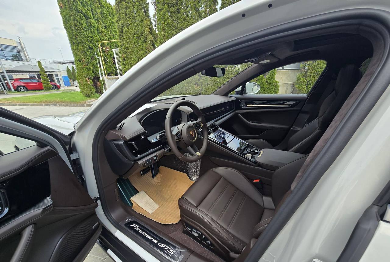 Porsche Panamera GTSid-4228