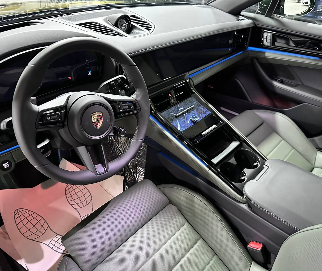 Porsche Panamera 4id-4235