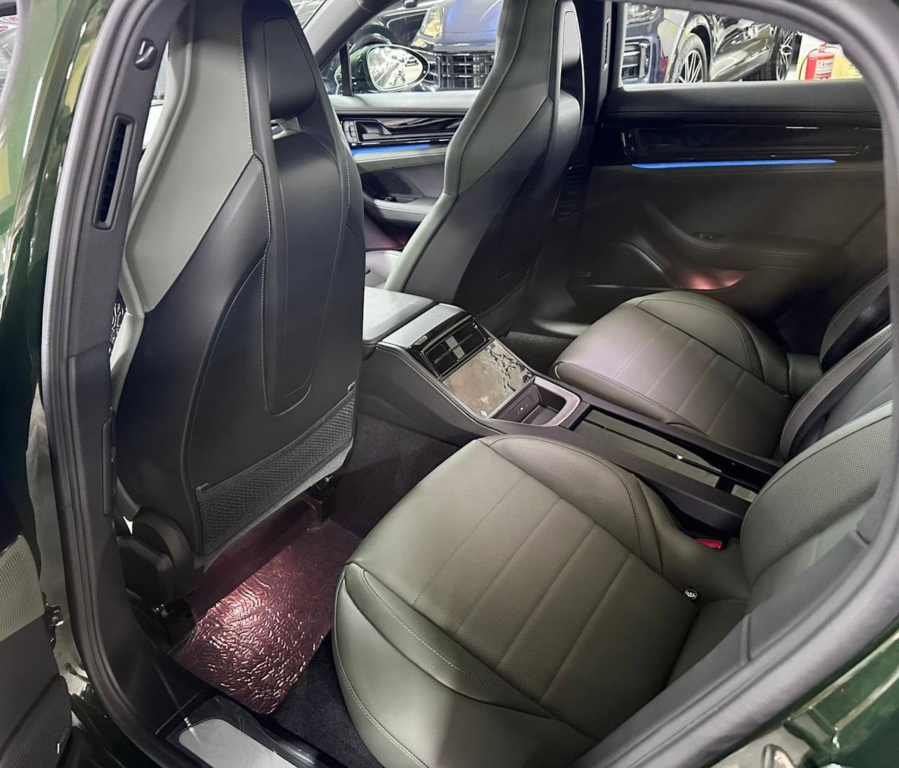 Porsche Panamera 4id-4235