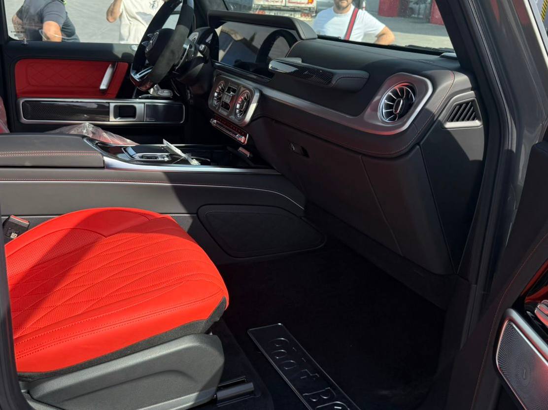 Mercedes-Benz G-Class 63 AMG 4Mid-4880