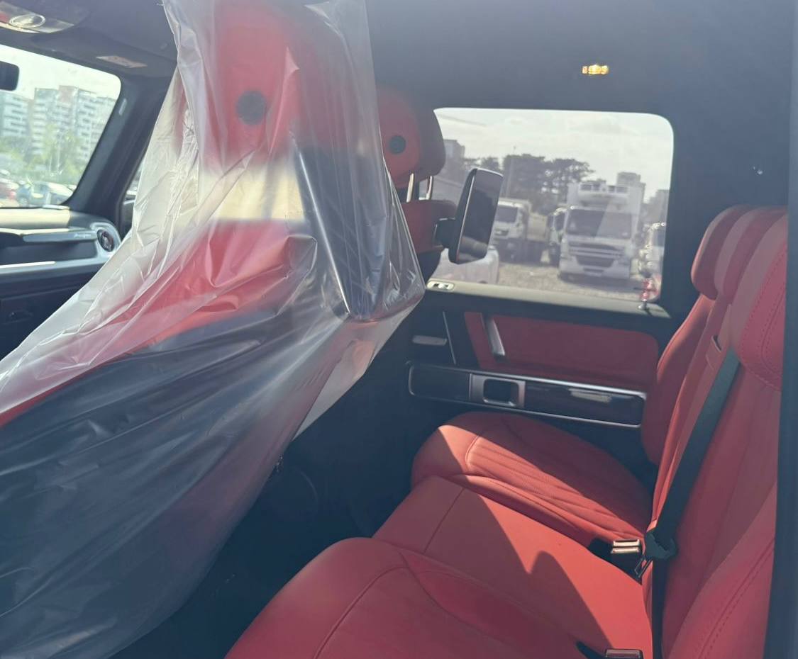 Mercedes-Benz G-Class 63 AMG 4Mid-4880