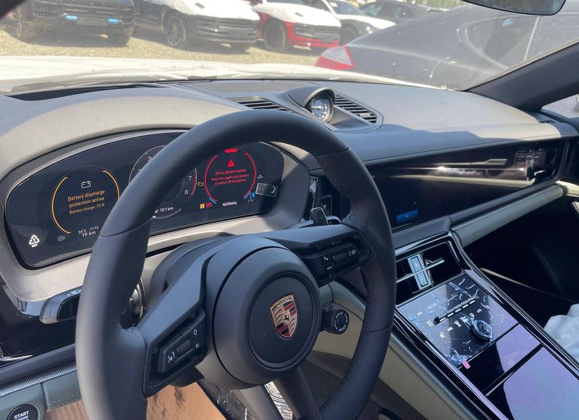 Porsche Panamera 4id-4883