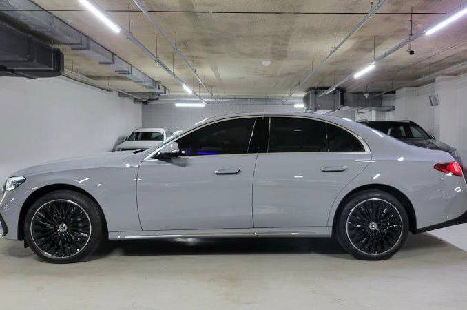 Mercedes-Benz E-Class 300 4Mid-3746
