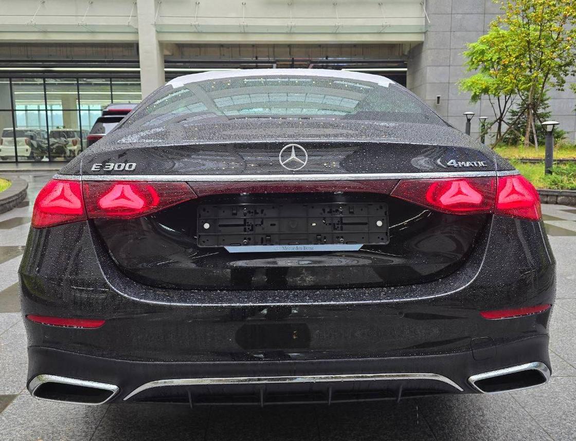 Mercedes-Benz E-Class 300 4M Sportid-3747