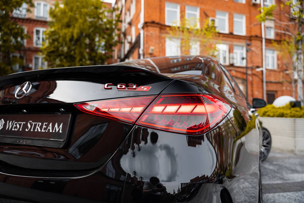 Mercedes-Benz C-Class 63 AMG S E-Perfomanceid-3755