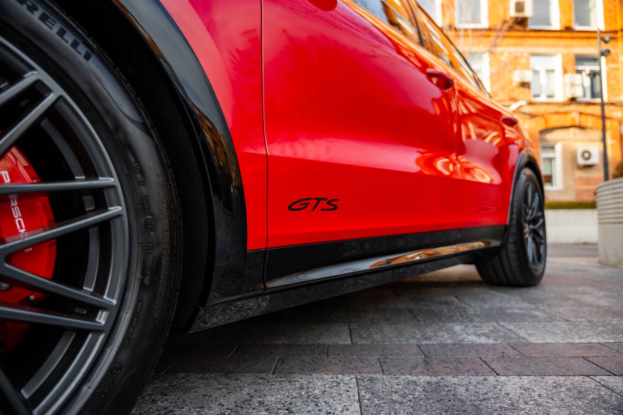 Porsche Cayenne Coupe GTSid-3758