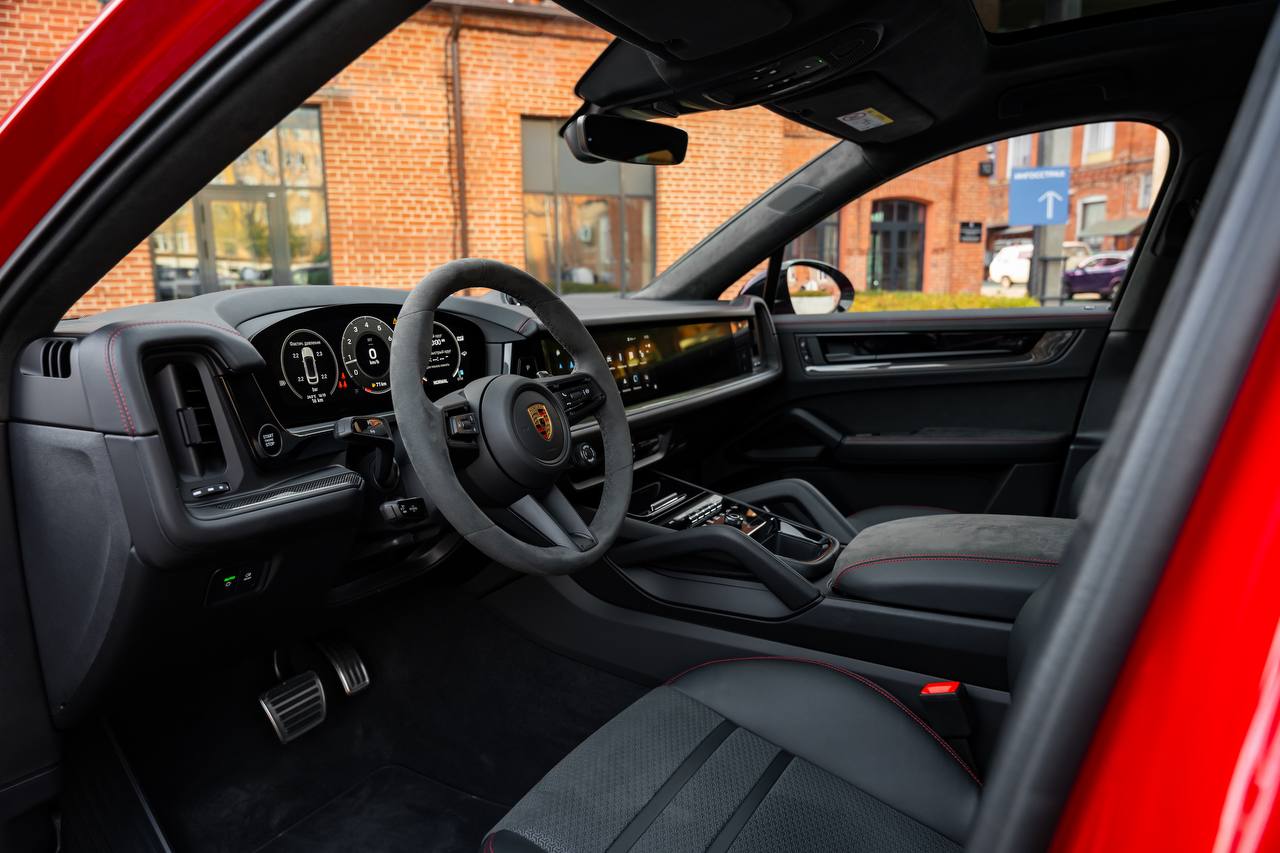 Porsche Cayenne Coupe GTSid-3758