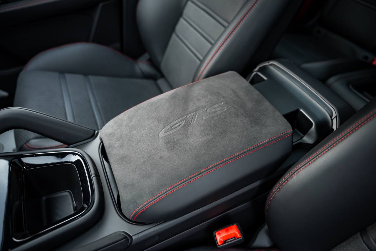 Porsche Cayenne Coupe GTSid-3758