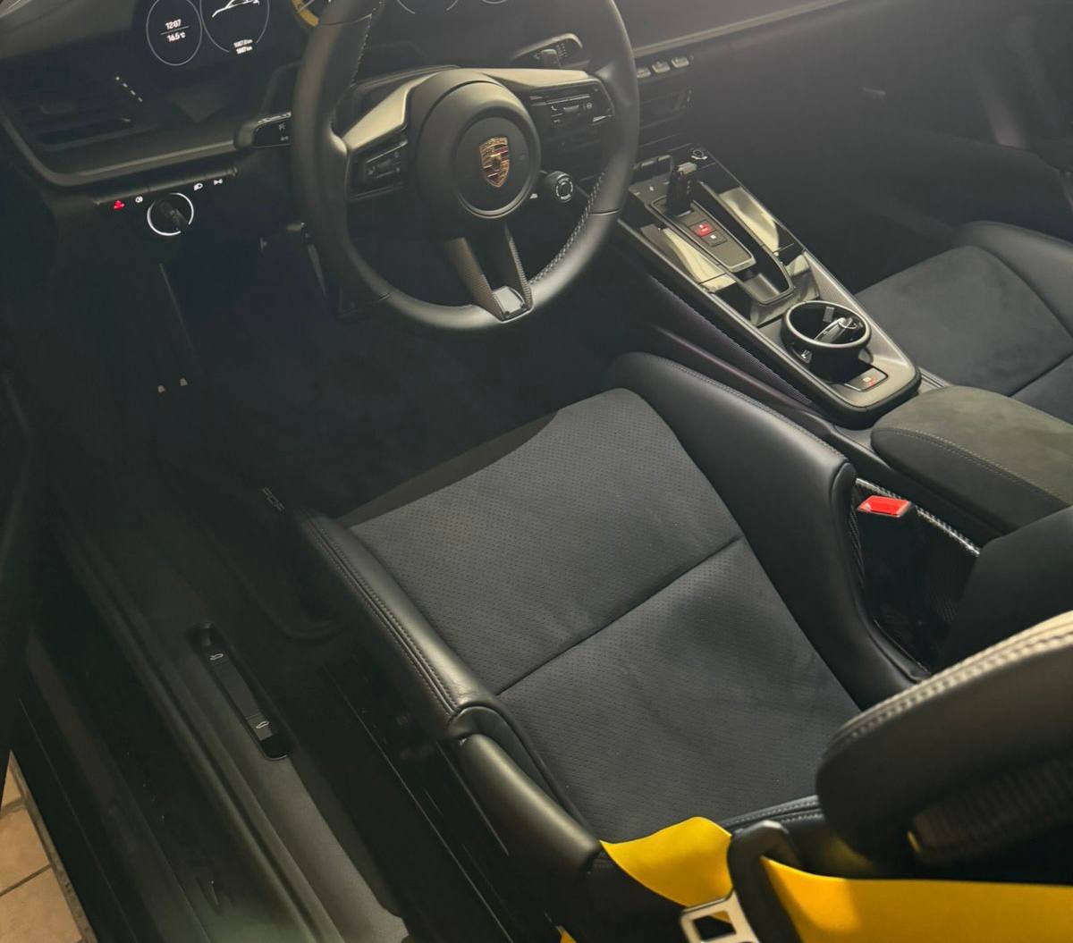 Porsche 911 Carrera GTSid-3772