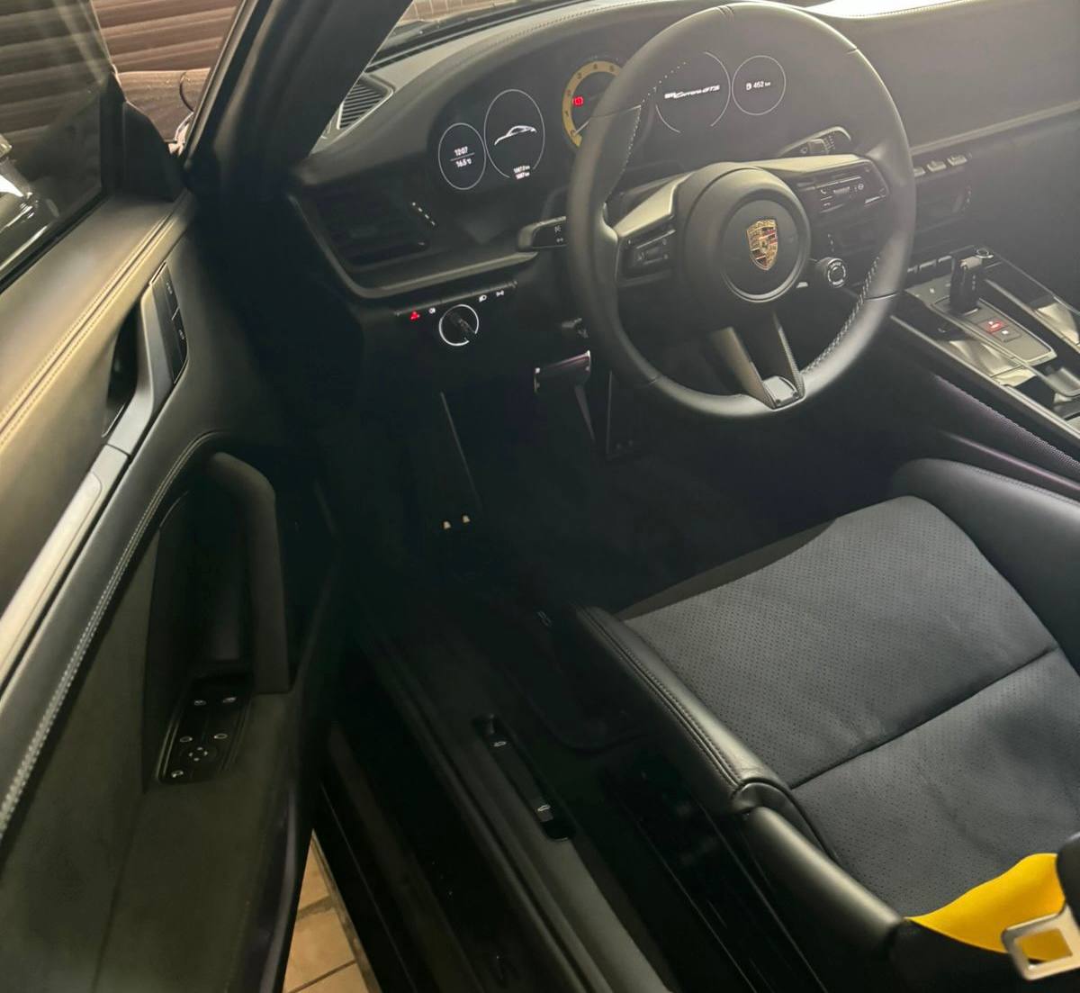 Porsche 911 Carrera GTSid-3772