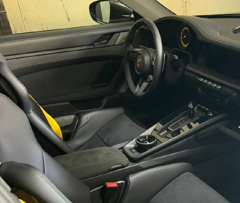 Porsche 911 Carrera GTSid-3772