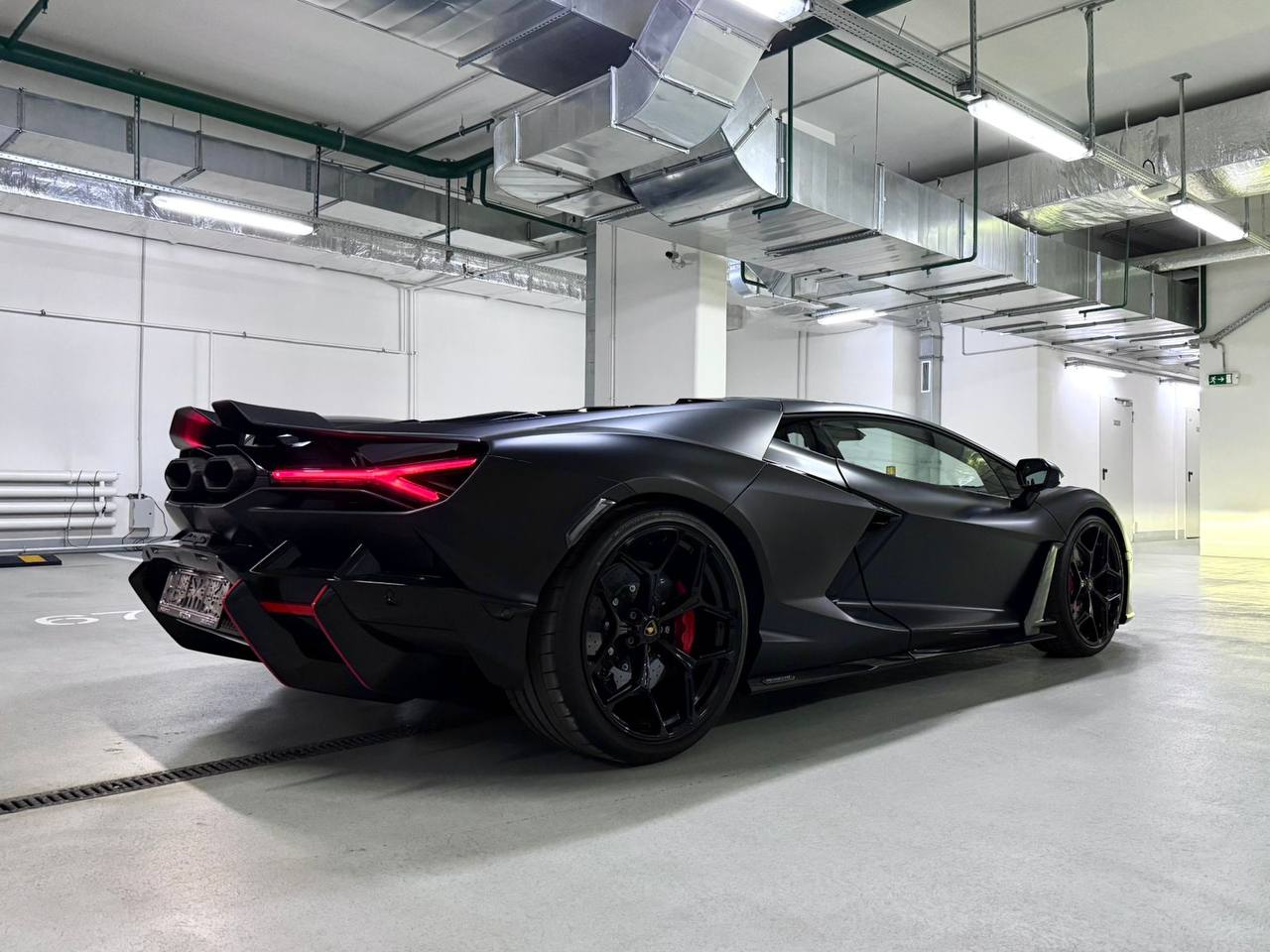 Lamborghini Revuelto id-4610