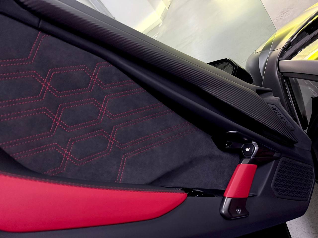 Lamborghini Revuelto id-4610